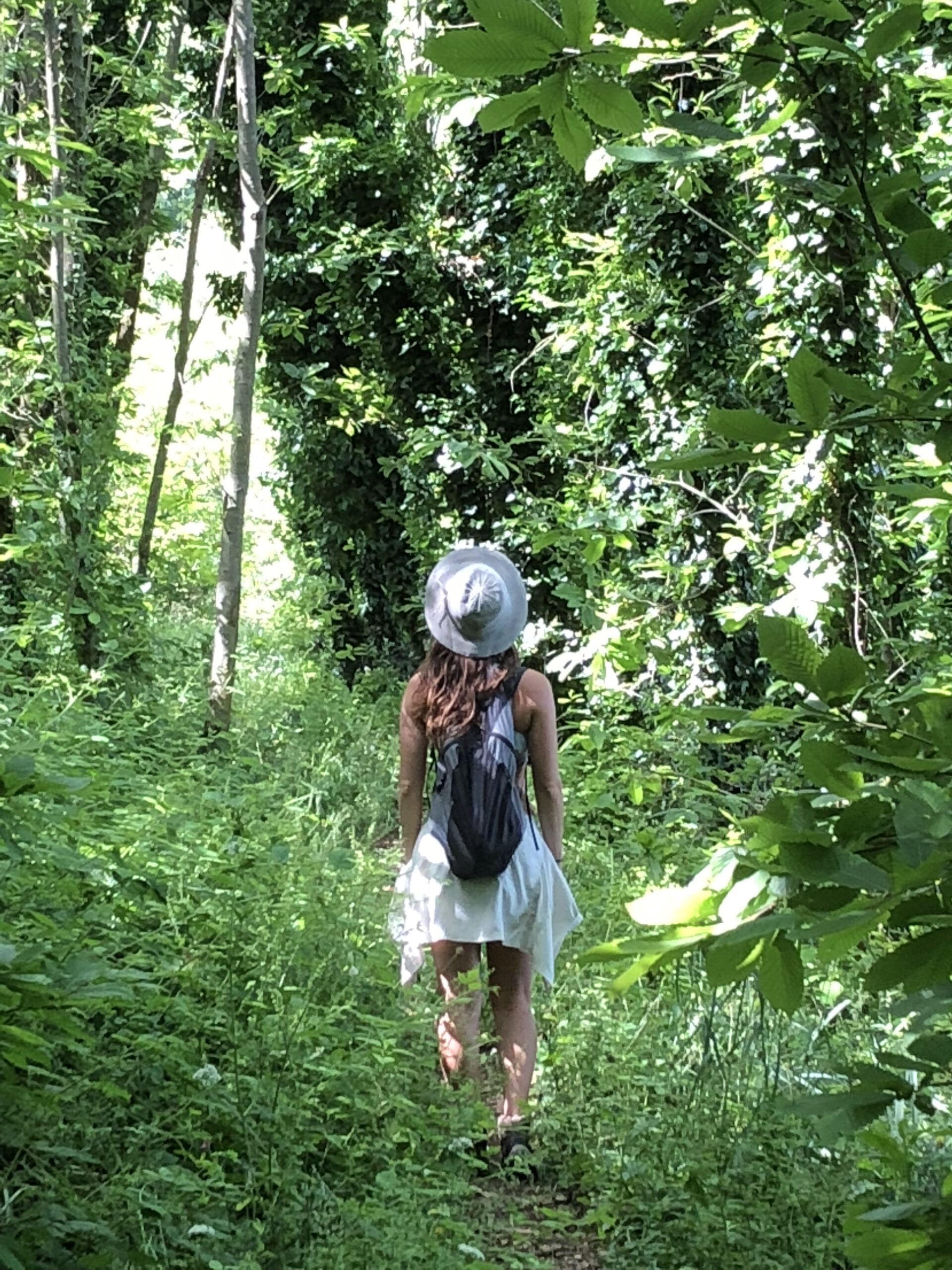 Toby Israel making her own path through a forest — Vagabondess